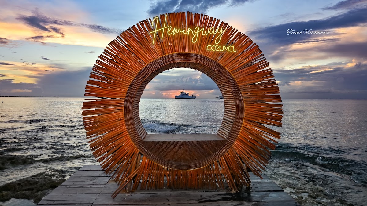 Hemingway Restaurant Beach & Nightclub — photo
