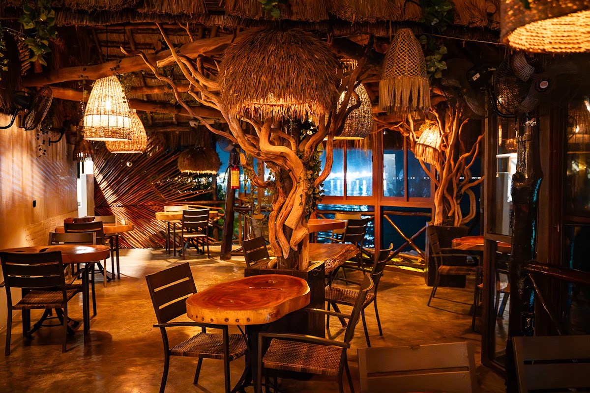 Hemingway Restaurant Beach & Nightclub — photo